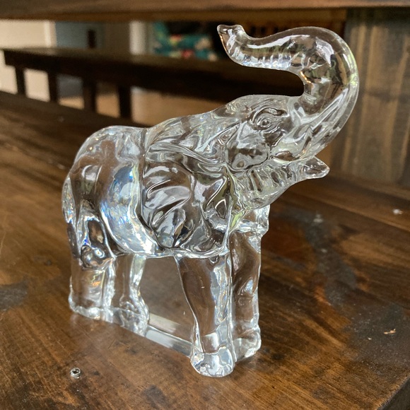SOLD Glass Elephant Statue - Good Luck Elephant - Glass Elephant Figurine - Picture 10 of 12